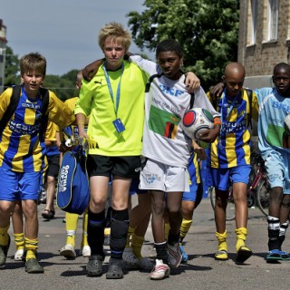 Vänskapsband knyts på Gothia Cup som äger rum den 16-23 juli. Foto: Gothia Cup/Creative Commons