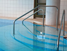 inomhus pool
